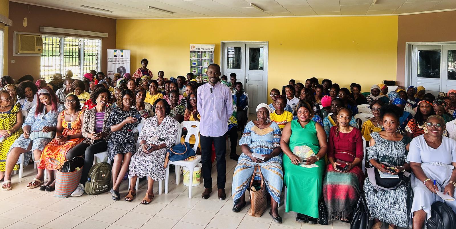 Salle comble lors d'une formation animée par Moly Lebayi au Gabon